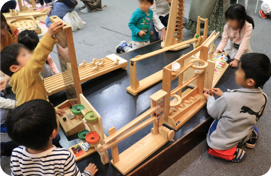 おもちゃ広場の様子