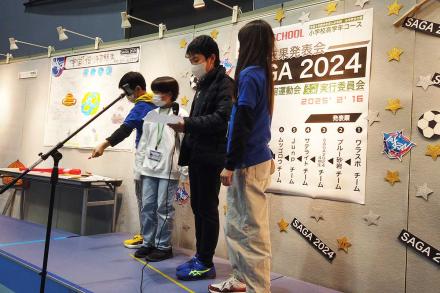 説明を分担する受講生