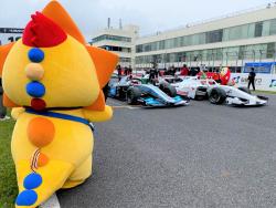 レースカーとウーたん
