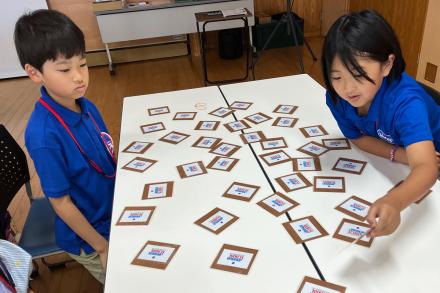 カードゲームで仲良く カードゲームで仲良く